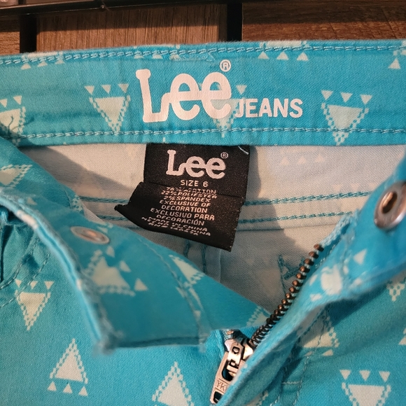 Sky Blue Lee Skinny Jeans, triangle print, size 6. - Picture 5 of 5